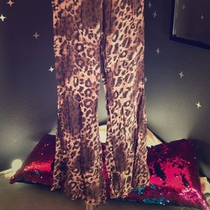 Stretchy Top, Flowy Cheetah Pants Medium